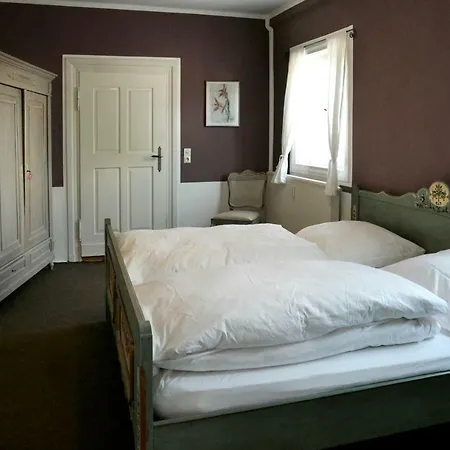 Goldberghaus Mauve Apartment